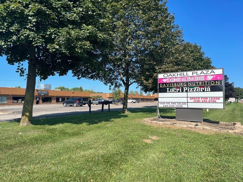 More Photos Of 10785-10795 Dixie Hwy, Davisburg Unknown For Lease