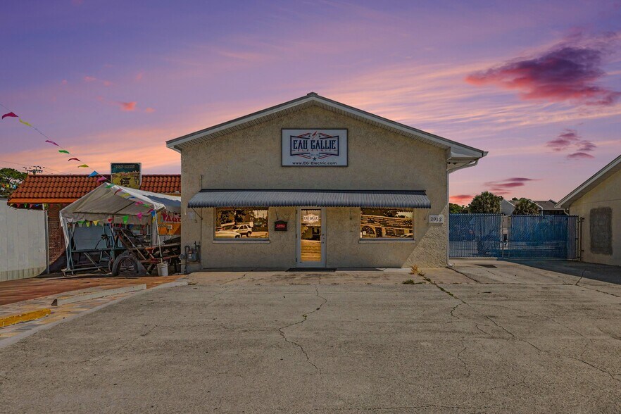 More Photos Of 2010-2012 Aurora Rd, Melbourne Service For Lease