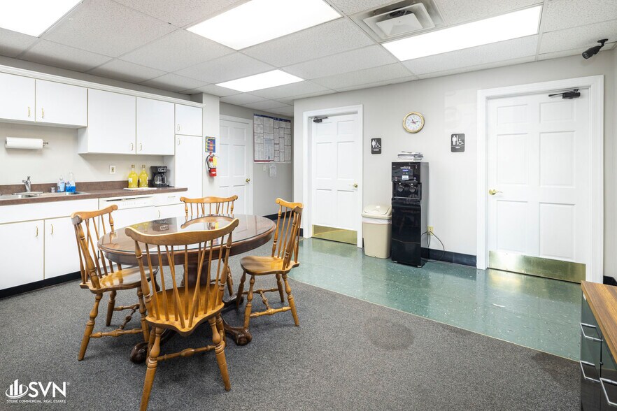 More Photos Of 129 Fieldview Dr, Versailles Warehouse For Sale