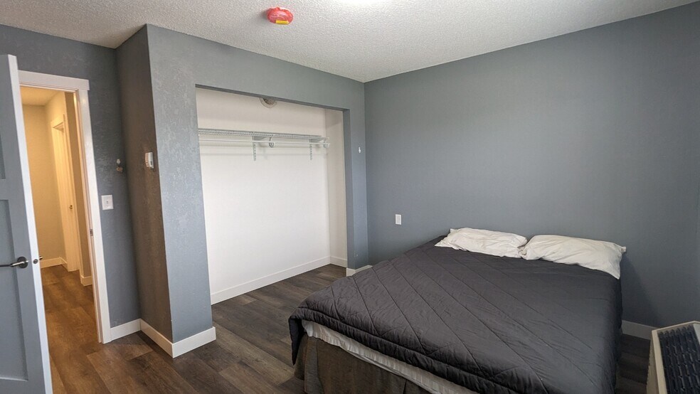 More Photos Of 1955 1st Ave N, Windom Hotel For Sale
