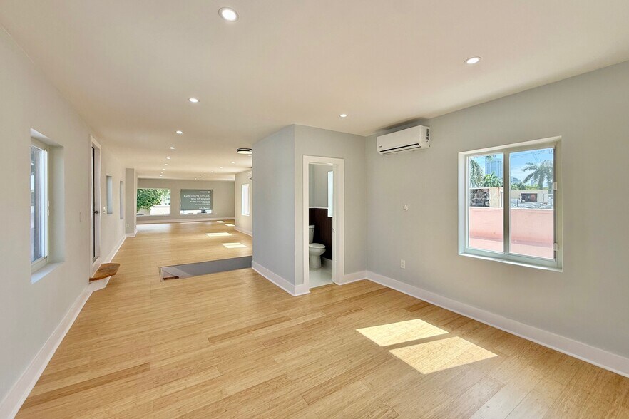 More Photos Of 726 Arthur Godfrey Rd, Miami Beach Restaurant For Lease