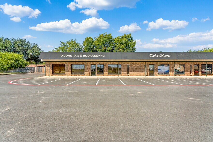 More Photos Of 702-736 S Saginaw Blvd, Fort Worth Unknown For Lease