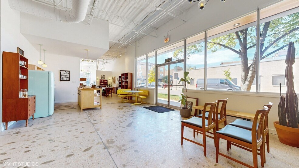 More Photos Of 3256 W Bryn Mawr Ave, Chicago General Retail For Lease