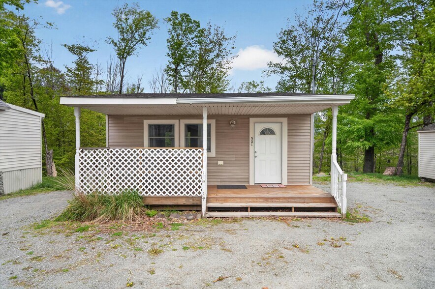 More Photos Of 48 - 50 Horseshoe Lake, Kauneonga Lake Apartments For Sale