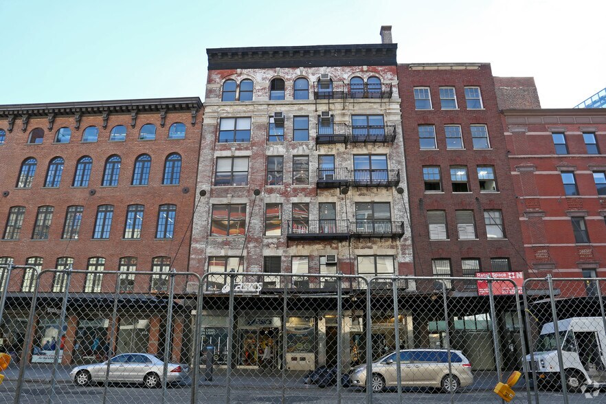 More Photos Of 420 W 14th St, New York Office Residential For Lease