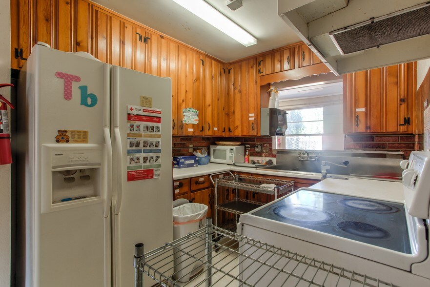 More Photos Of 2447 Raeford Rd, Orlando Daycare Center For Sale