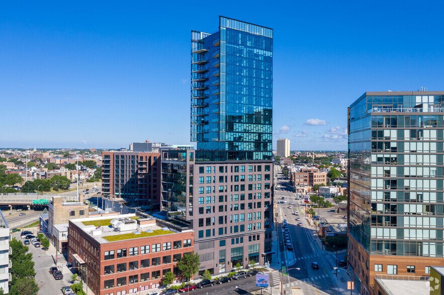Primary Photo Of 730 N Milwaukee Ave, Chicago Apartments For Lease