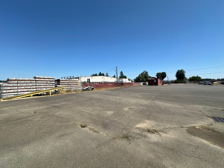 More Photos Of 8685 Portland Rd NE, Salem Industrial For Lease