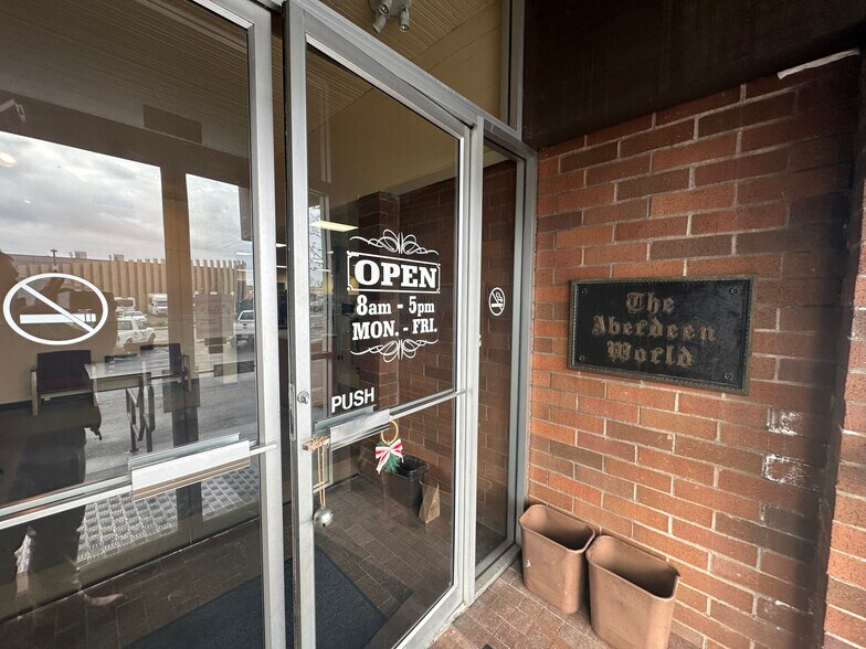 More Photos Of 315 S Michigan St, Aberdeen Office For Sale