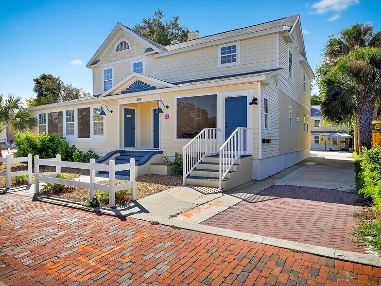 More Photos Of 219 Magnolia Ave, Daytona Beach Storefront Retail Residential For Sale