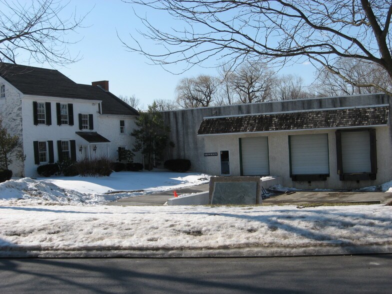 More Photos Of 1139 Phoenixville Pike, West Chester Warehouse For Lease