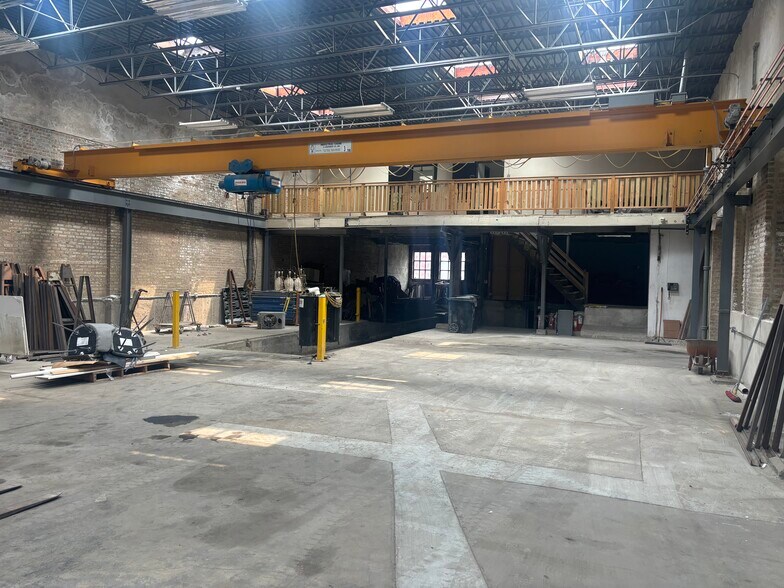 More Photos Of 1730-1740 W Carroll Ave, Chicago Warehouse For Lease