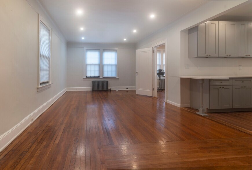 More Photos Of 4320 Hamilton Pl, Flushing Apartments For Sale