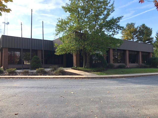 More Photos Of 3040 Industry Dr, Lancaster Flex For Sale