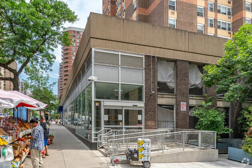 More Photos Of 444 2nd Ave, New York Apartments For Lease