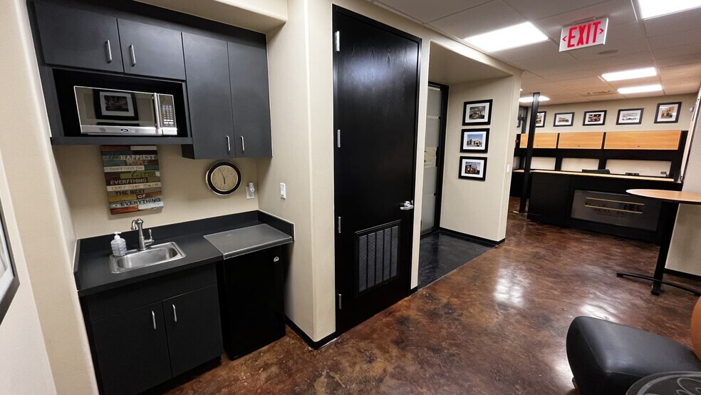 More Photos Of 2503 South Blvd, Houston Office For Sale