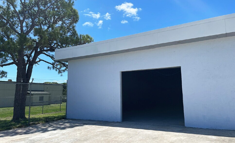 More Photos Of 2700 Industrial Avenue 3, Fort Pierce Manufacturing For Lease