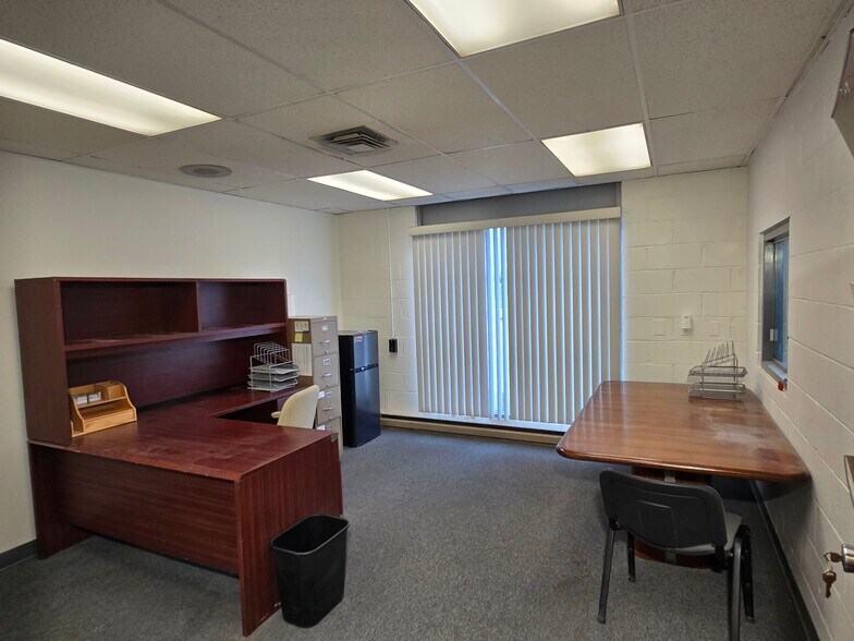 More Photos Of 8342 Airport Hwy, Holland Warehouse For Sale