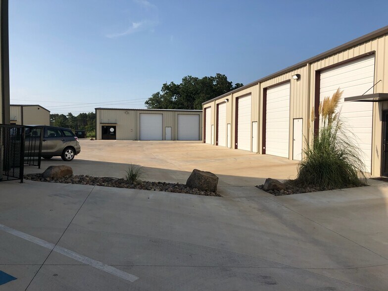 More Photos Of 2941 Elkton Trl, Tyler Flex For Lease