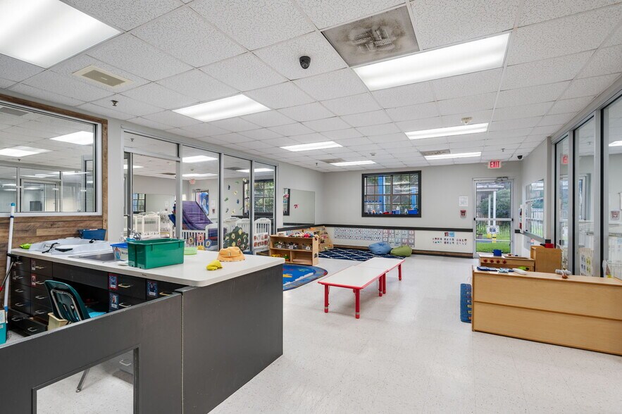 More Photos Of 10002 Camino Bandera, San Antonio Daycare Center For Sale
