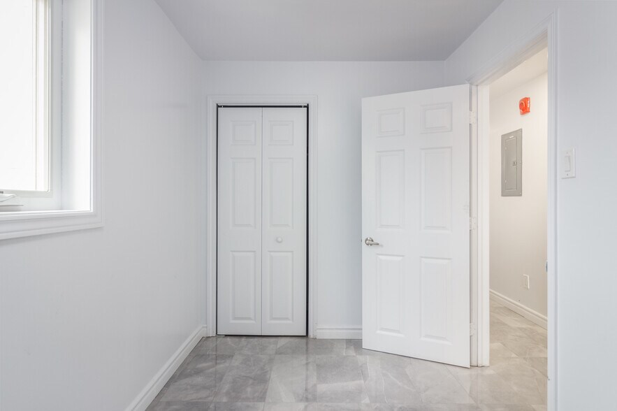 More Photos Of 3263 Lake Shore Blvd W, Toronto Dormitory For Sale