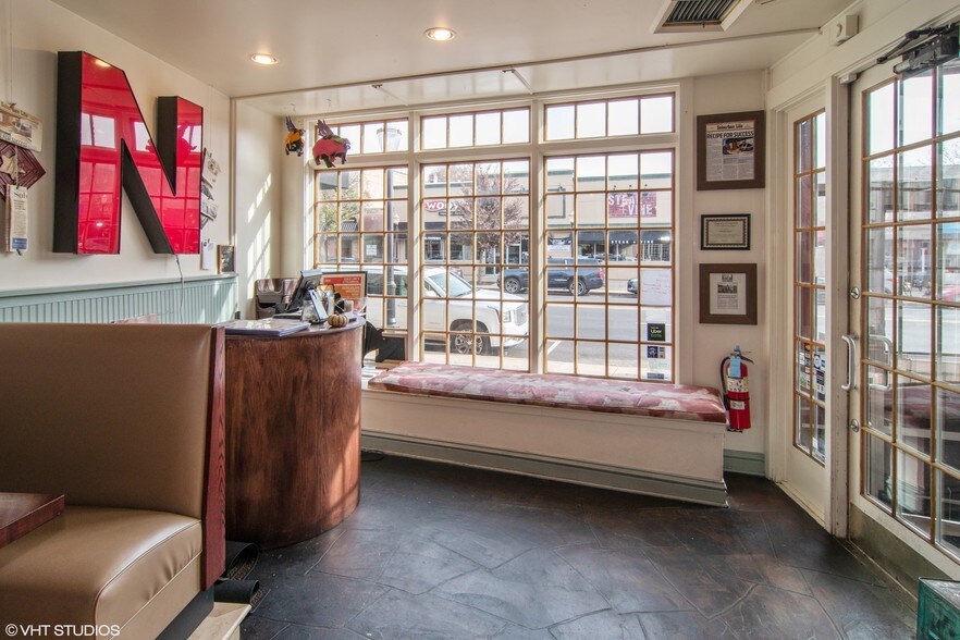 More Photos Of 30 S La Grange Rd, La Grange Restaurant For Sale