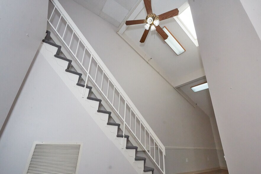 More Photos Of 2555-2575 Chain Bridge Rd, Vienna Medical For Sale