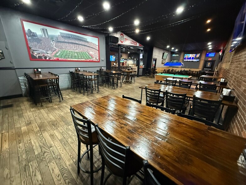 More Photos Of 127 S Broadway St, New Philadelphia Storefront Retail Office For Sale