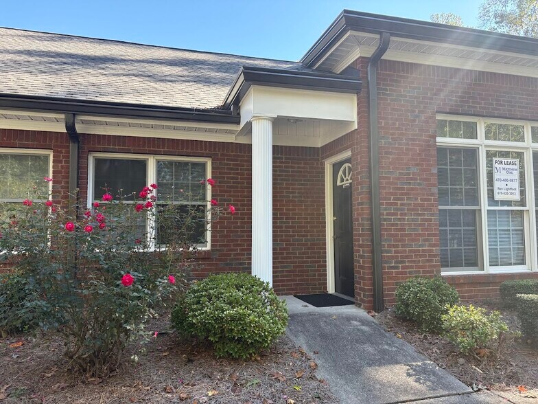 More Photos Of 701-704 Bombay Ln, Roswell Office For Lease