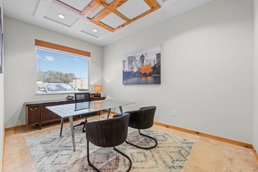 More Photos Of 25329 Budde Rd, The Woodlands Unknown For Lease