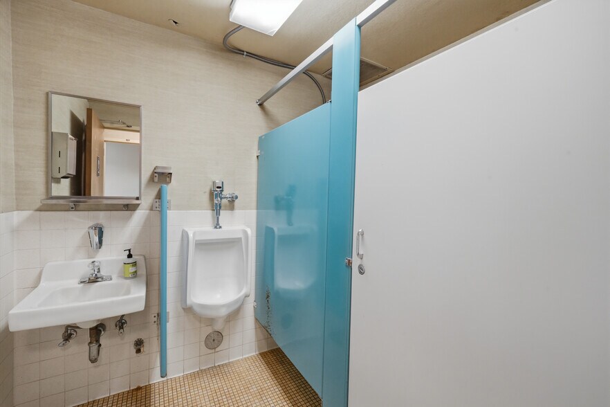 More Photos Of 13170 Lincoln Way, Auburn Office For Sale