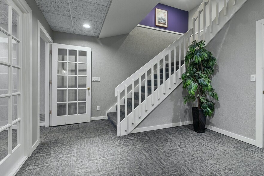 More Photos Of 4320 Spring Creek Rd, Rockford Office For Lease