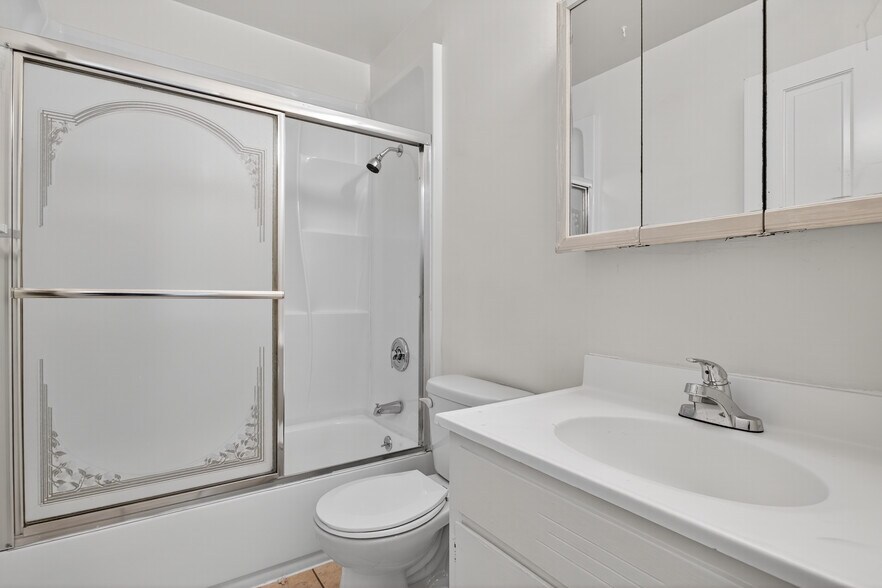 More Photos Of 2125 10th Ave, Oakland Apartments For Sale