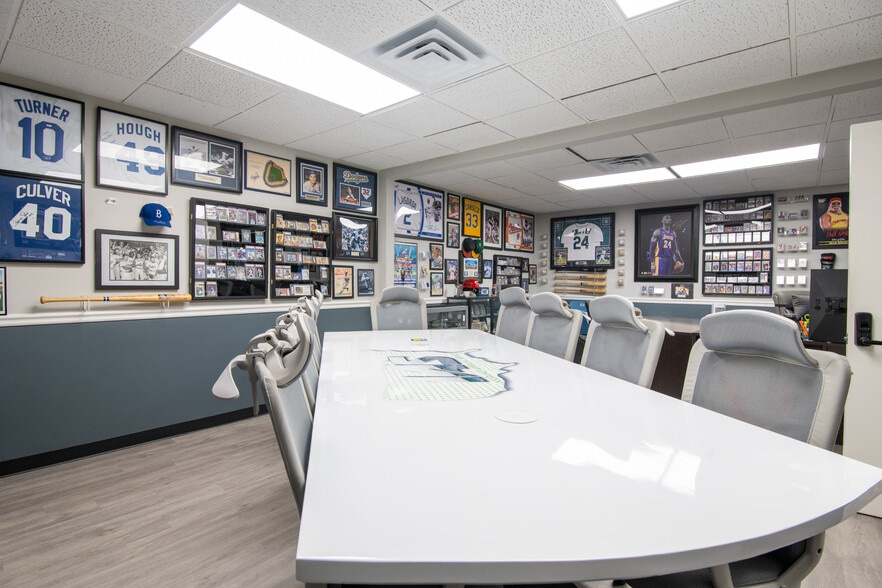 More Photos Of 2118 F St, Bakersfield Office For Lease