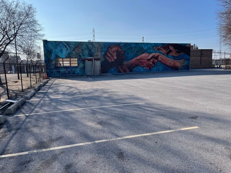 More Photos Of 400 N Ashland Ave, Chicago Warehouse For Lease