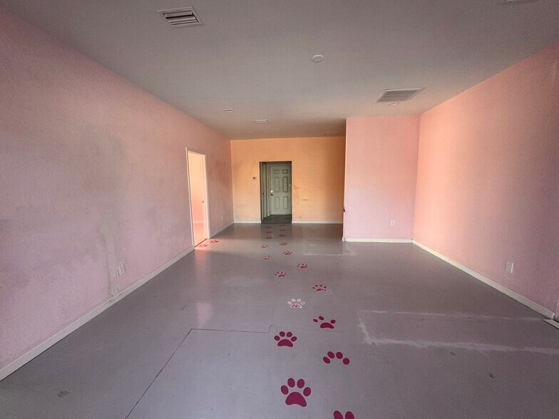 More Photos Of 463 Grant St, Dunedin Restaurant For Lease