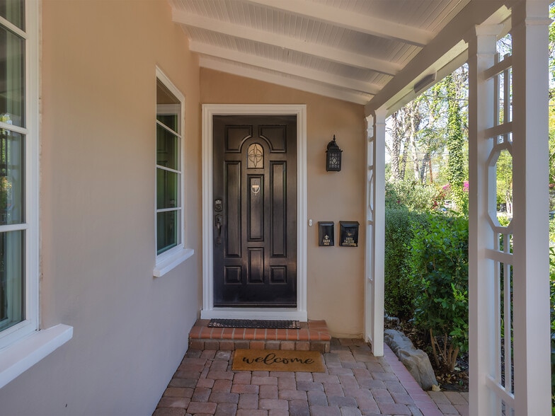 More Photos Of 5233 Lemp Ave, North Hollywood Multifamily For Sale