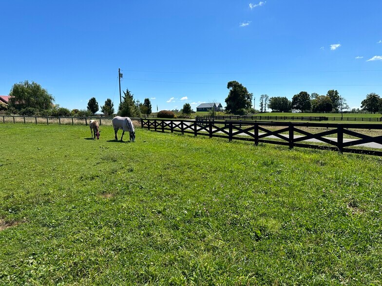 More Photos Of 3476 Fairview Rd, Lewisburg Specialty For Sale