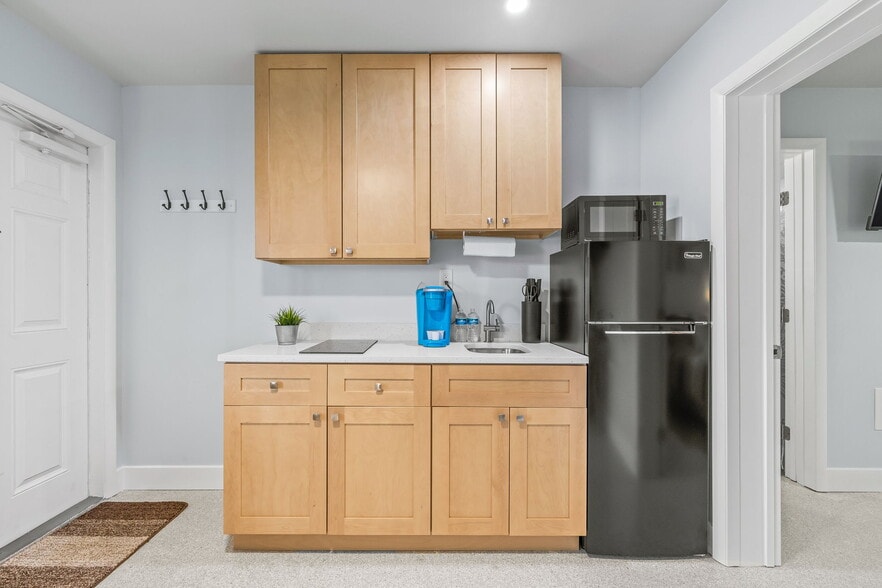 More Photos Of 12100 Gulf Blvd, Treasure Island Hotel For Sale