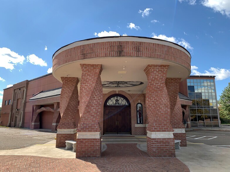 More Photos Of 4733 Hills And Dales Rd NW, Canton General Retail For Sale