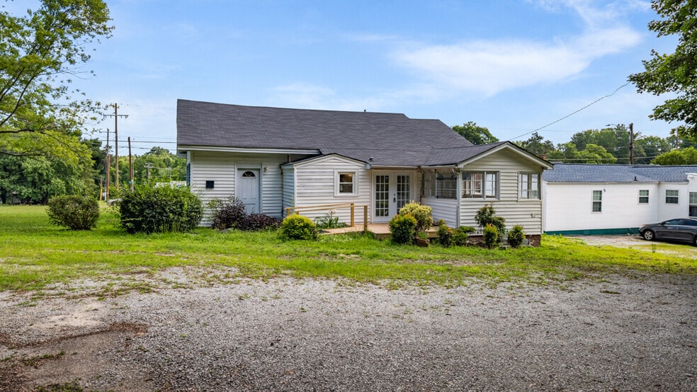 More Photos Of 10729 N Main St, Archdale Loft Creative Space For Sale