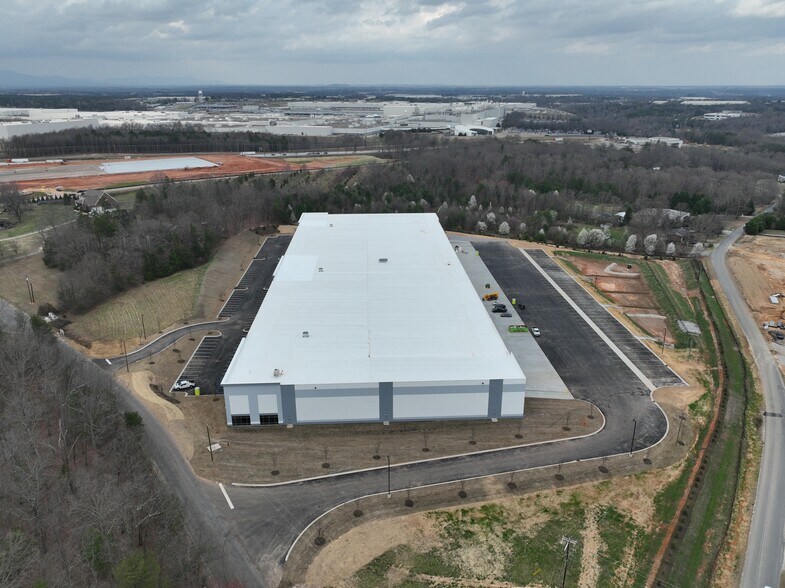 More Photos Of 891 Deyoung Rd, Greer Warehouse For Lease