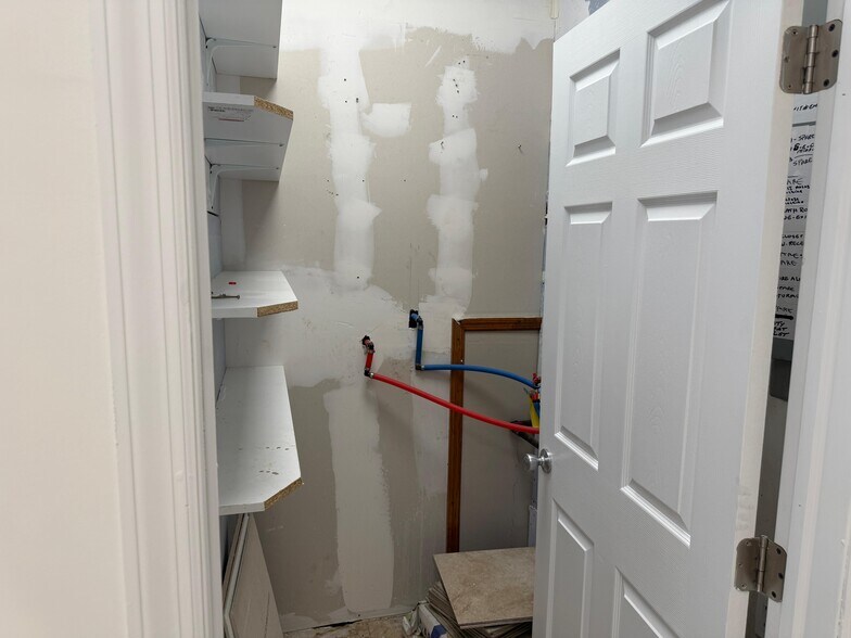 More Photos Of 29 New Main St, Haverstraw Storefront Retail Residential For Lease