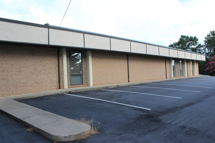 More Photos Of 210 13th Avenue Pl NW, Hickory Medical For Lease