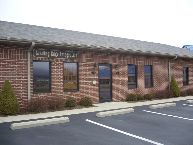 More Photos Of 70-80 N Plaza Blvd, Chillicothe Office For Lease