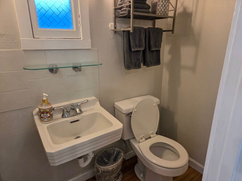 More Photos Of 150 W 8th St, Santa Rosa Apartments For Sale