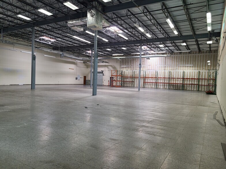 More Photos Of 9007 Tuscany Way, Austin Warehouse For Lease