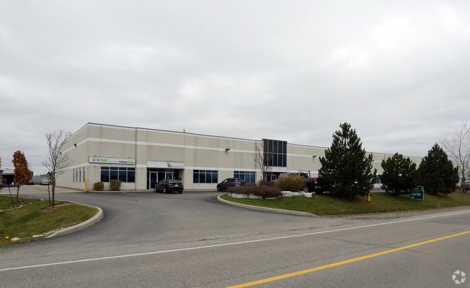 More Photos Of 490 Sheldon Dr, Cambridge Showroom For Lease