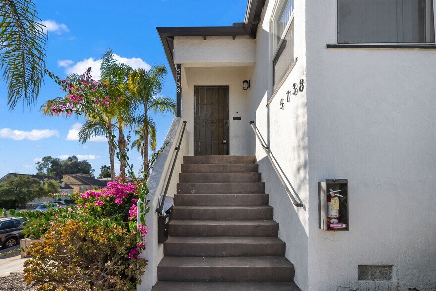 More Photos Of 5738 Meade Ave, San Diego Apartments For Sale