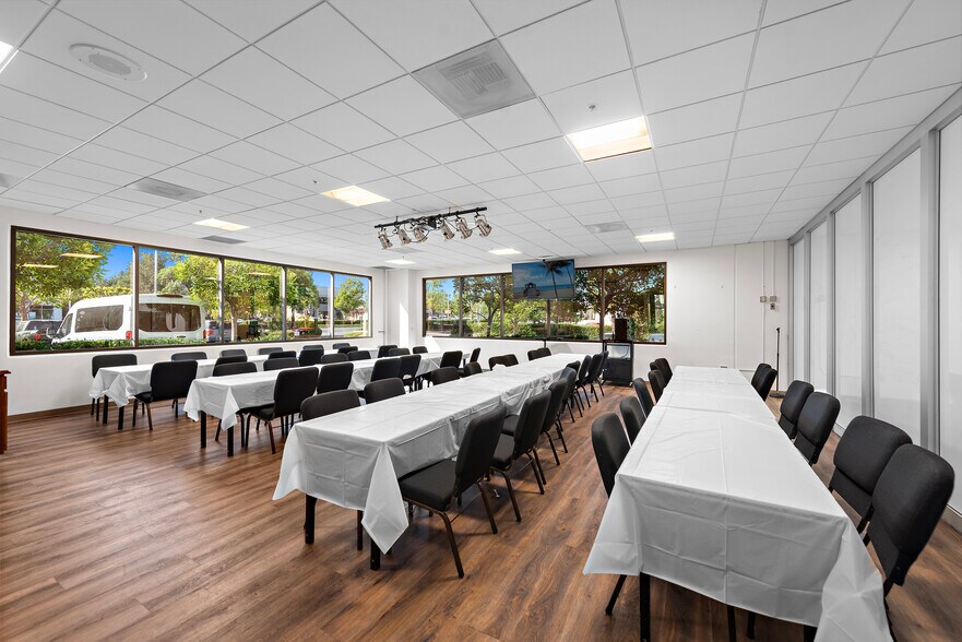 More Photos Of 45 Tesla, Irvine Flex For Lease